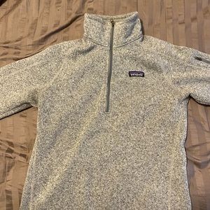 Patagonia sweater size M